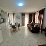 A.t. La Plaza Apartament Calamonte
